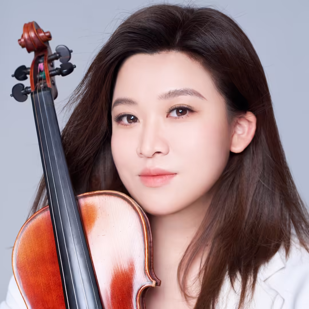 Zou Yu, violin teacher at K&M Music School San Diego and current member of the San Diego Symphony